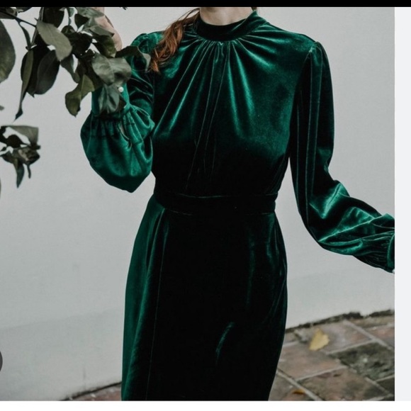 NWT, Karl Lagerfeld, velvet dress size 4 - Picture 1 of 5